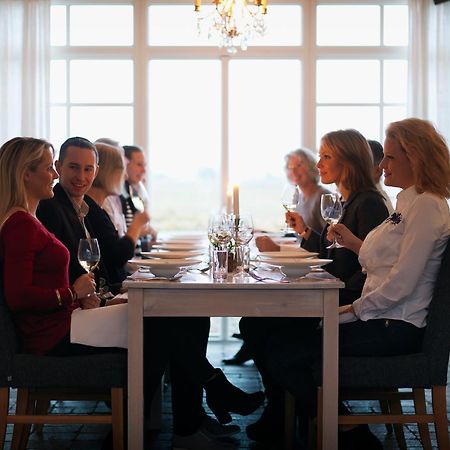 Blasingsborgs Gardshotell Pa Oesterlen Kivik Luaran gambar