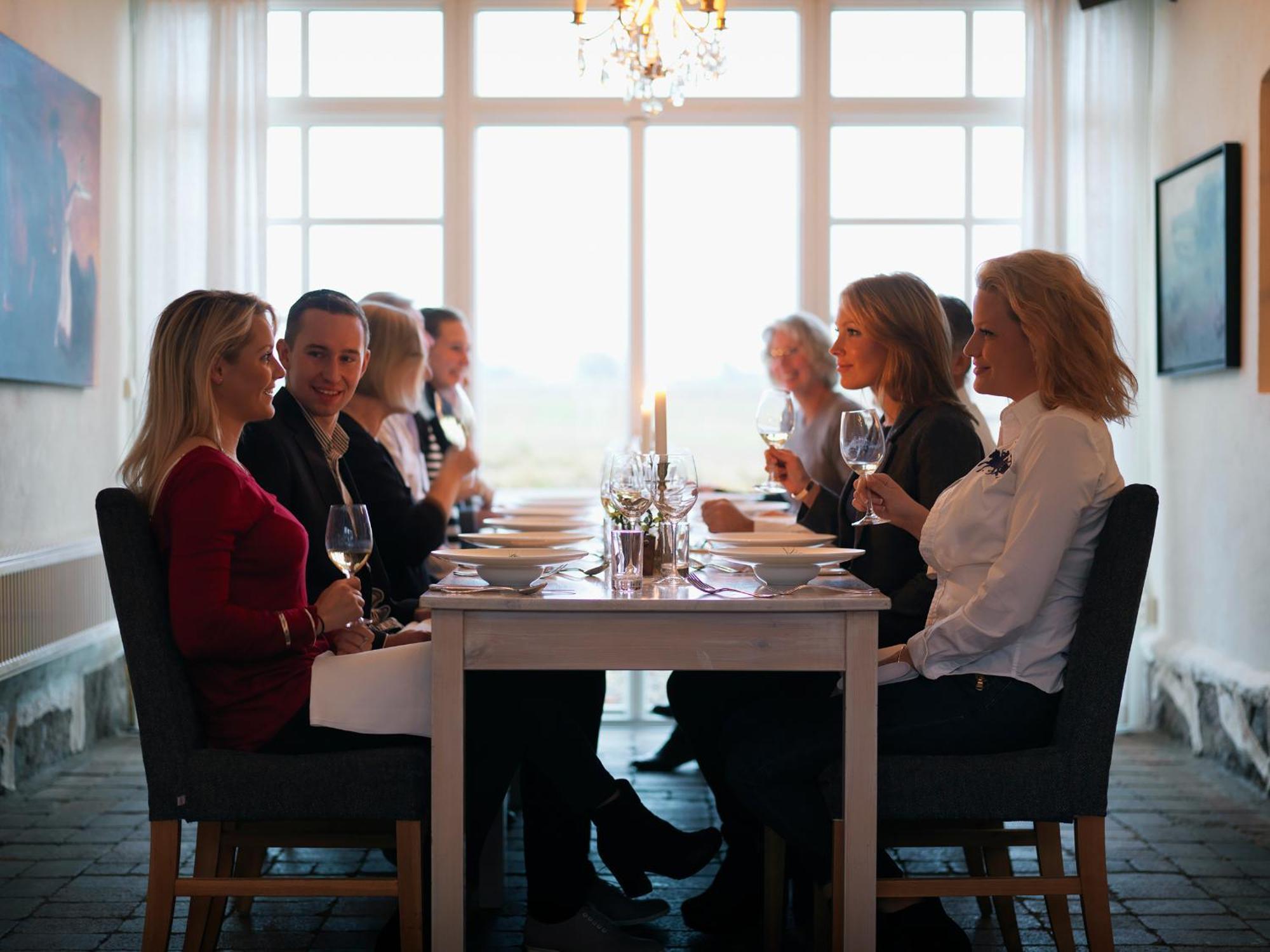 Blasingsborgs Gardshotell Pa Oesterlen Kivik Luaran gambar